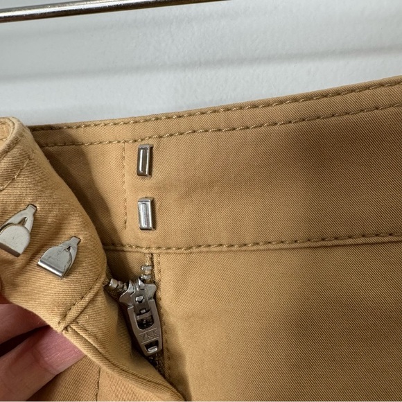 Lafayette 148 New York Cotton Stretch High Waisted Khaki shorts Honeynut Medium - Picture 5 of 10